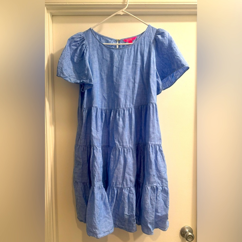 Lilly Pulitzer dress. Worn once in excellent condition with sides pockets.